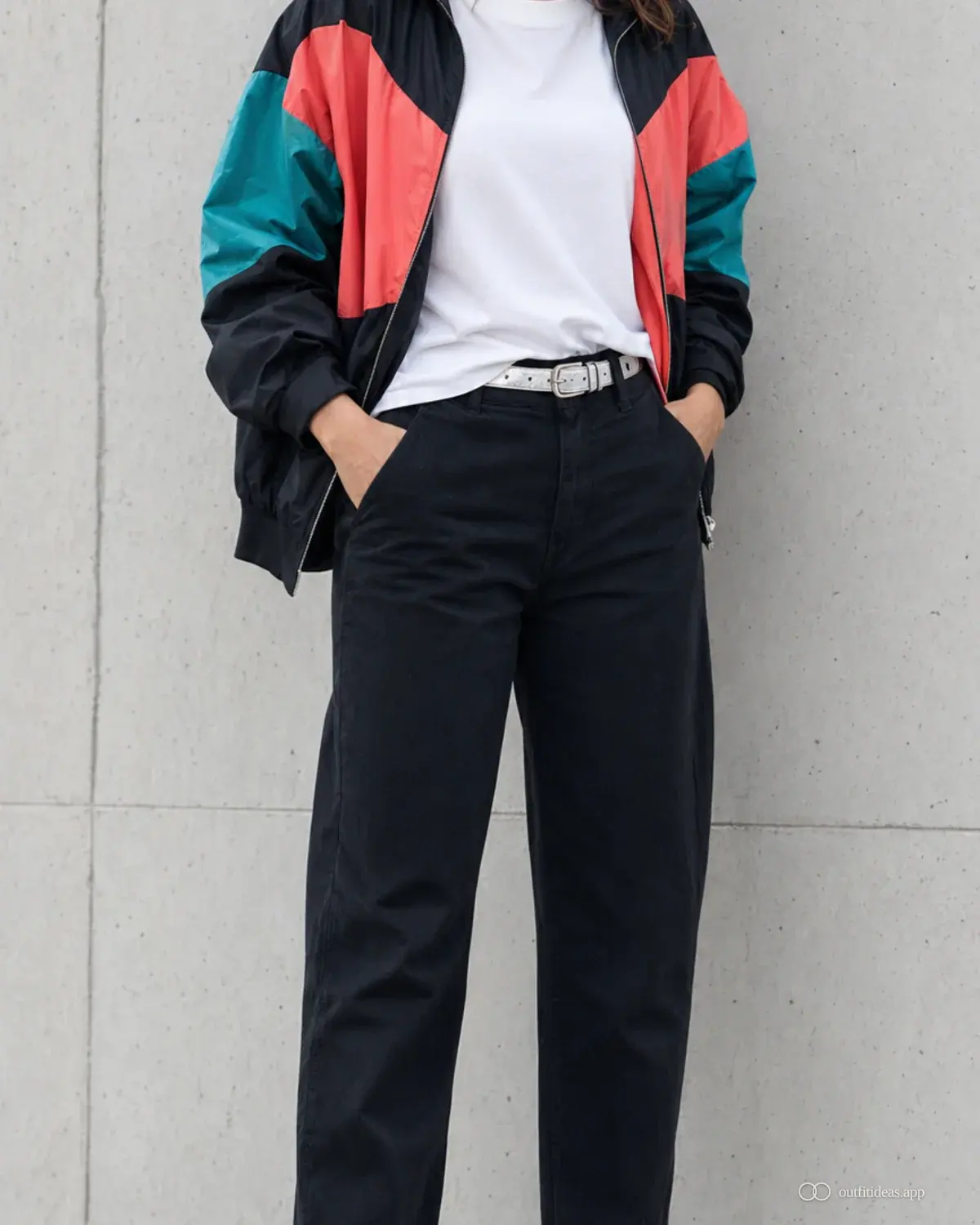 looks de los 80: variante con capas con conjunto completo, zapatos prácticos y accesorios pensados para la escena