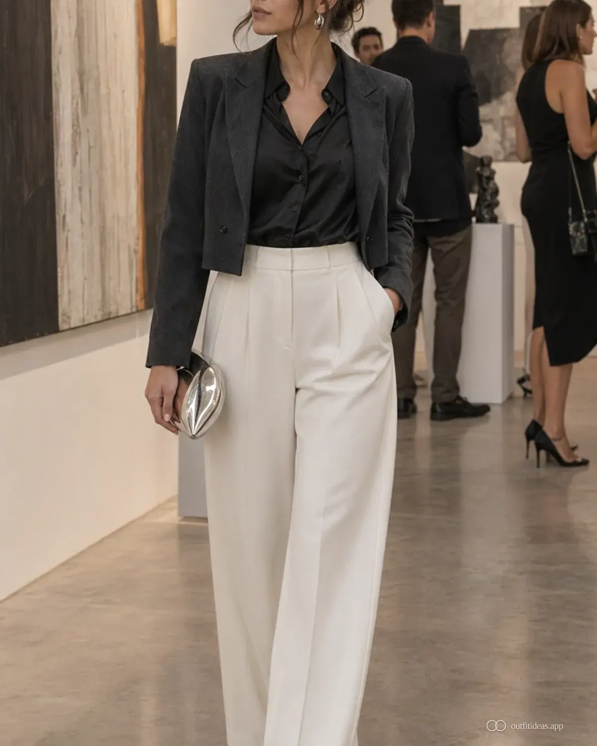 Outfit-Ideen für die Kunstgalerie weicher Kontrast mit komplettem Outfit, praktischen Schuhen und passenden Accessoires